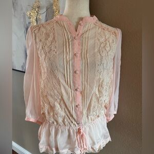 Romantic lace detail 3/4 sleeves blouse